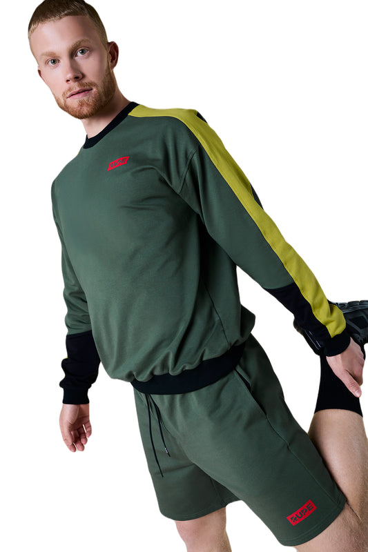 pantaloncini verdi completo con felpa da boulder