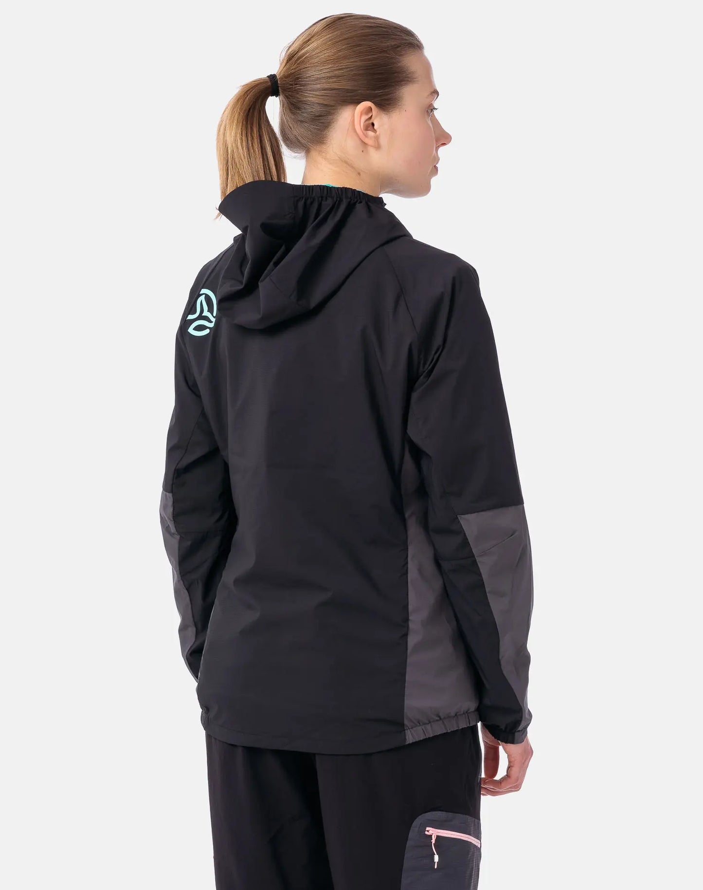 Brand Ternua sulla spalla