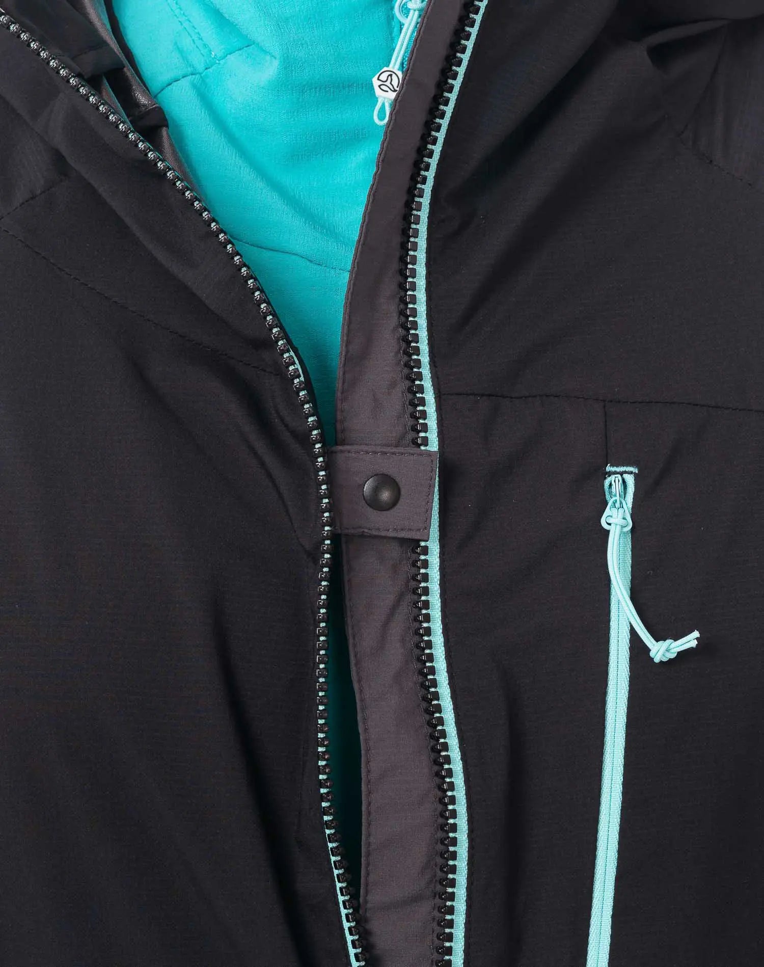 chiusura intermedia con bottone