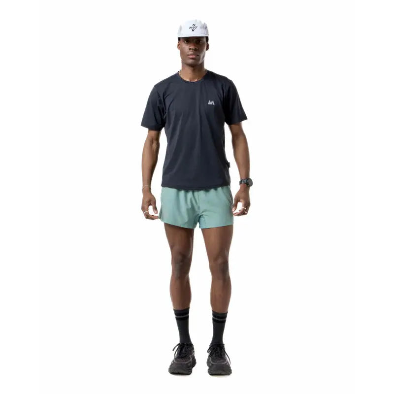 Bermuda abbinati con maglietta nera