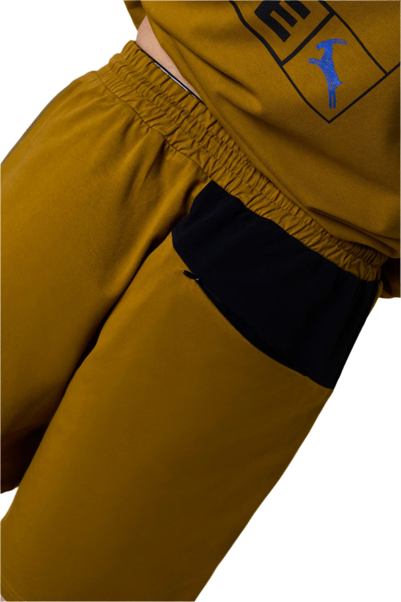 Pantaloncini con tasca nera