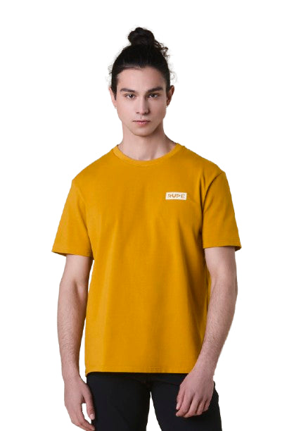 t-shiort indossata da ragazzo