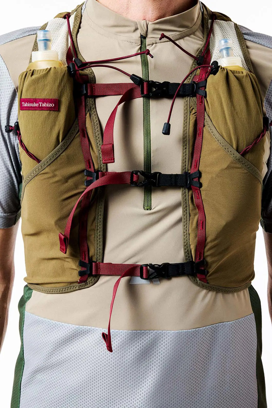 Maglietta Trail abbinata a giacca portaborrace Tabisuke Tabizo