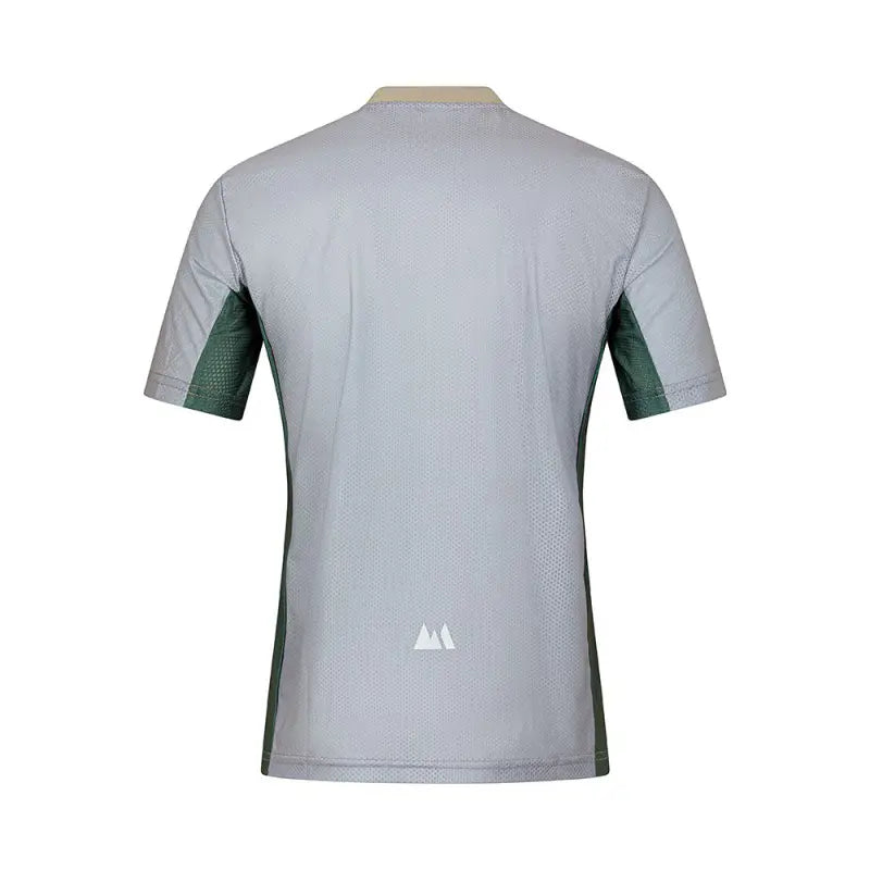 Logo Wildtee sul retro in basso