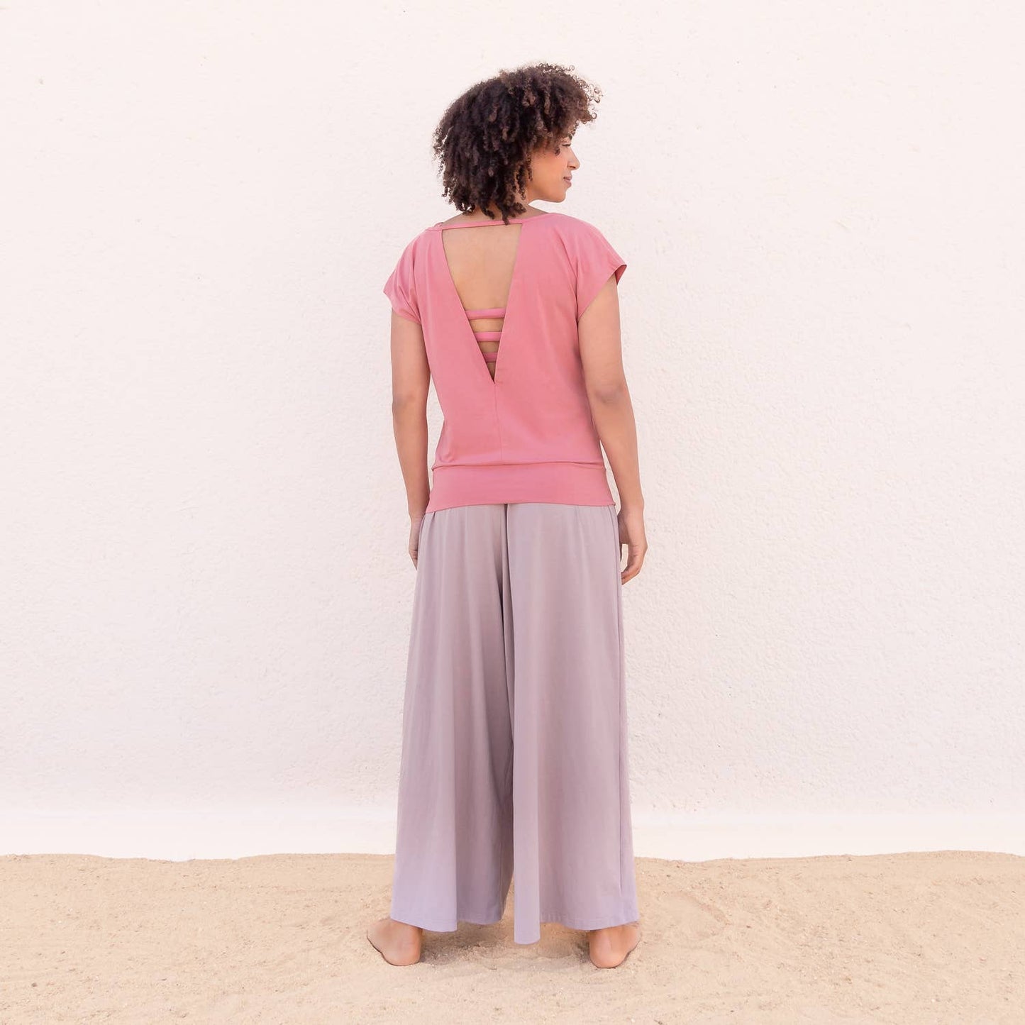 T-shirt con collo a V sulla schiena da yoga Smilla - Jaya