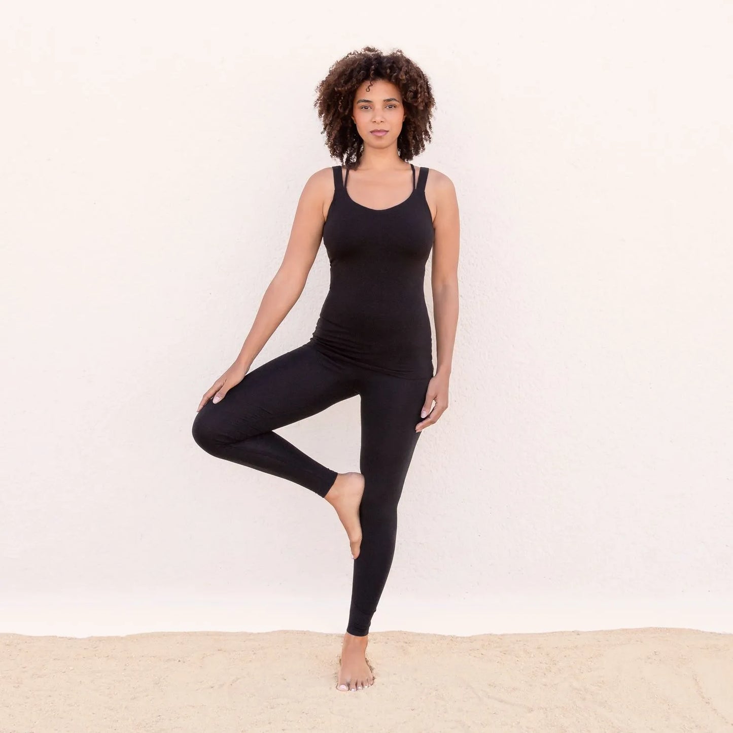 top nero marlene abbinato a leggings neri