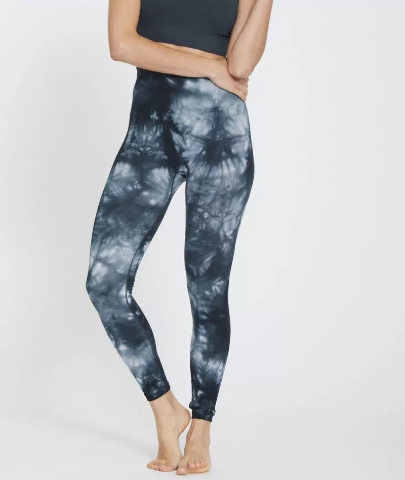 Leggings yoga tie-dye in bambù GENJI di Yoga Searcher, morbidi e traspiranti, eco-sostenibili, stile hippie.