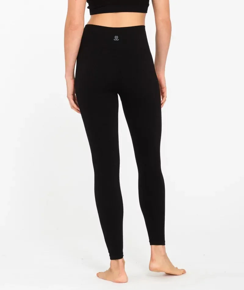 Leggings visti da dietro gambe e sedere