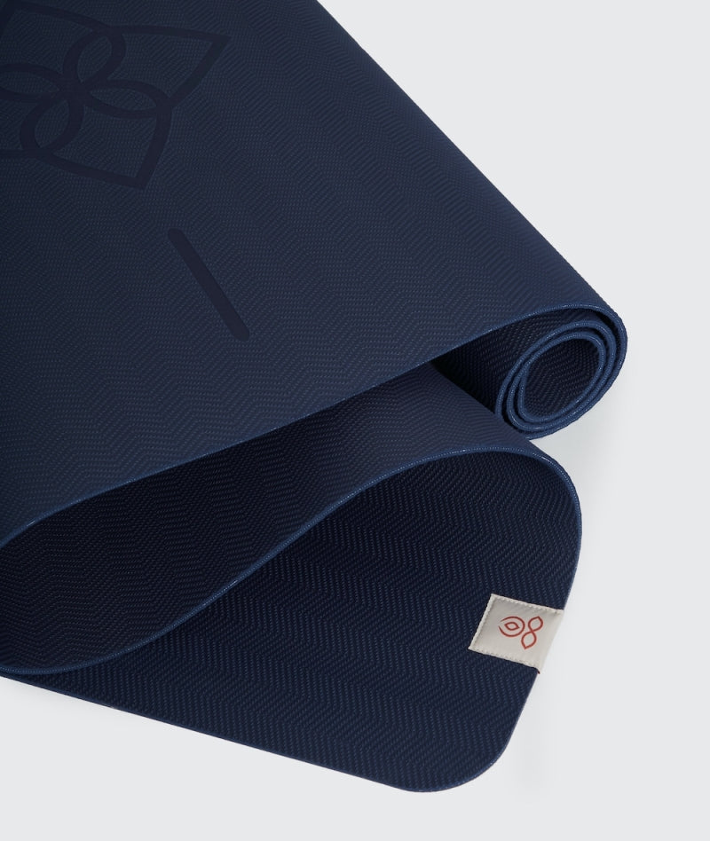 Tappetino YOGA ALIGNEMENT 5mm in TPE riciclato, colore blu navy, di Yoga Searcher.